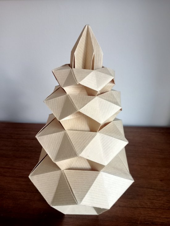 Vaso geom&eacute;trico de Michał Kosmulski